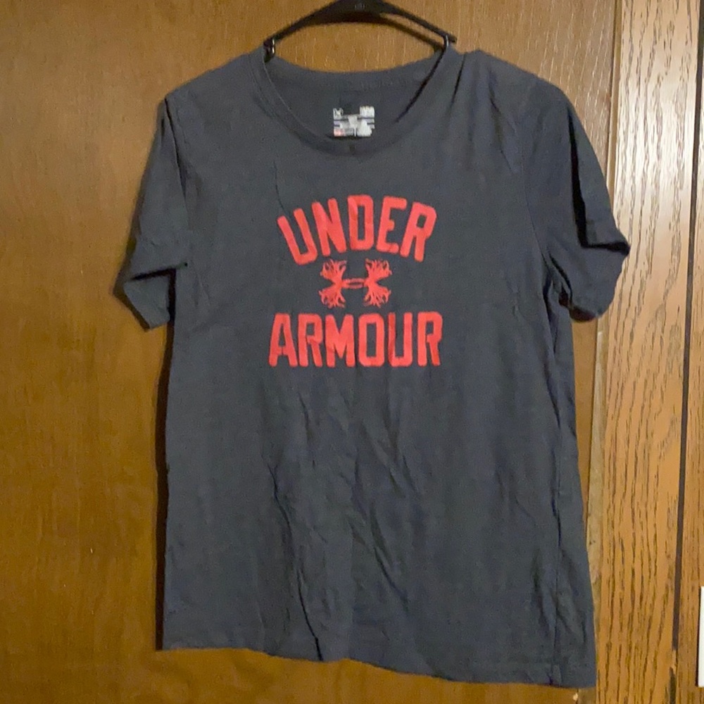 Kids large under armor t shirt